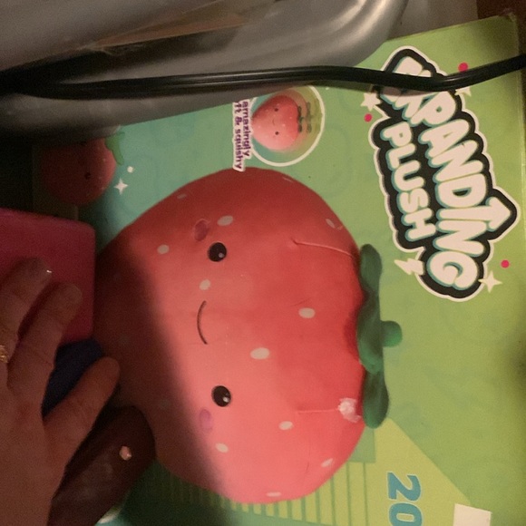 Giant strawberry expanding 20 inch plush like new - Picture 6 of 8